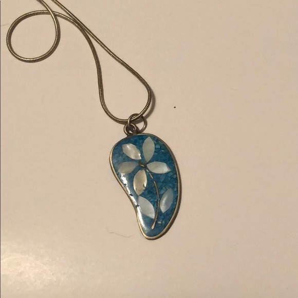 Necklace + gold and diamond butterfly pendant - Picture 3 of 3